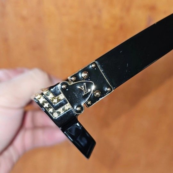 Louis Vuitton Sunglasses - Picture 3 of 4
